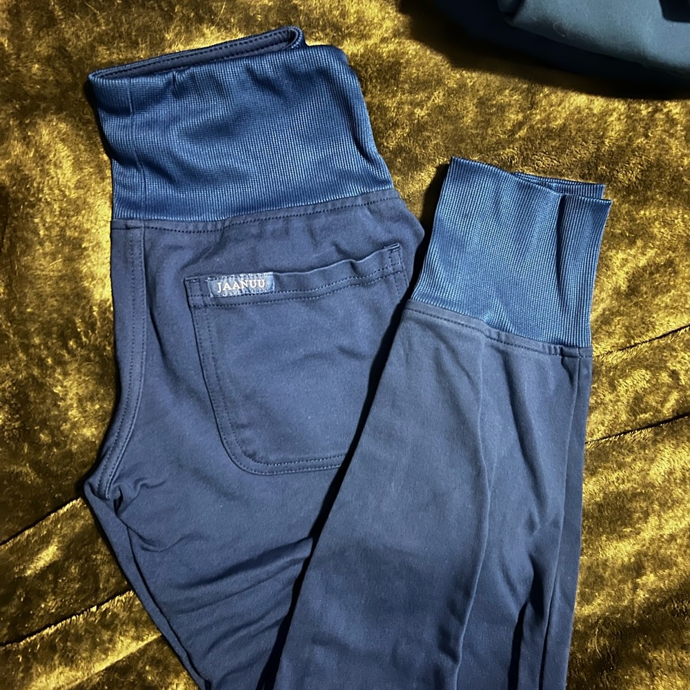 Jaanuu scrub pants x2 - size XXS